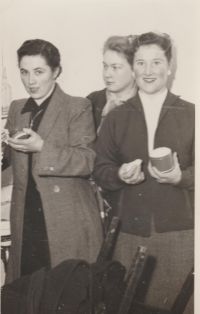 1949 fotos von holzinger